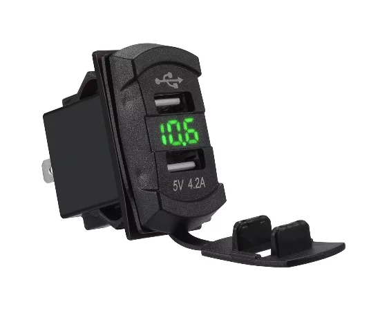 Dual-USB-Ladebuchse, quadratisches Voltmeter mit digitaler Anzeige und grüner LED