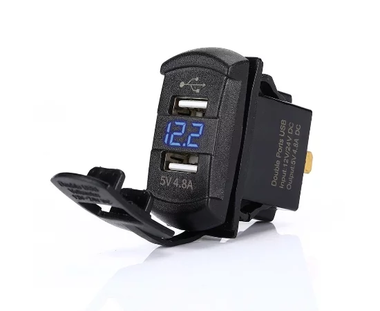 Dual-USB-Ladebuchse, quadratisches Voltmeter mit digitaler Anzeige und blauer LED