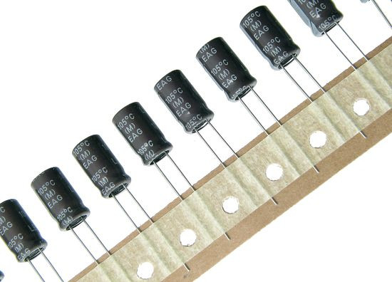 RTE1A102M0814F LEAGUER Electrolytic capacitor