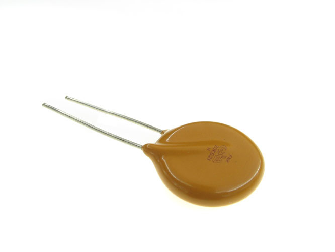 Varistor JVR-20N 621K
