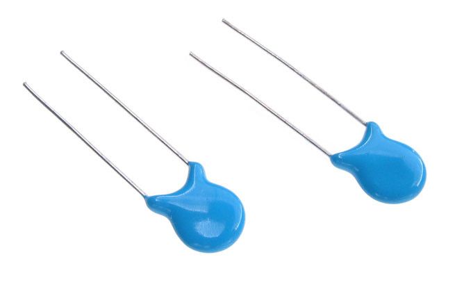 Disc ceramic capacitor; 220pF